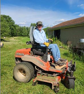 Click image for larger version

Name:	061126 mowing at 90 deg  small.jpg
Views:	64
Size:	128.6 KB
ID:	2972