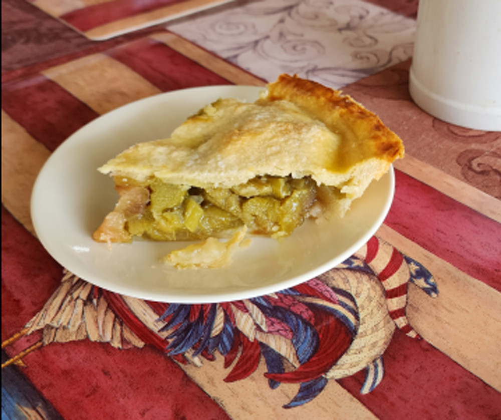Click image for larger version

Name:	Rhubarb pie 081526.jpg
Views:	46
Size:	191.3 KB
ID:	4851